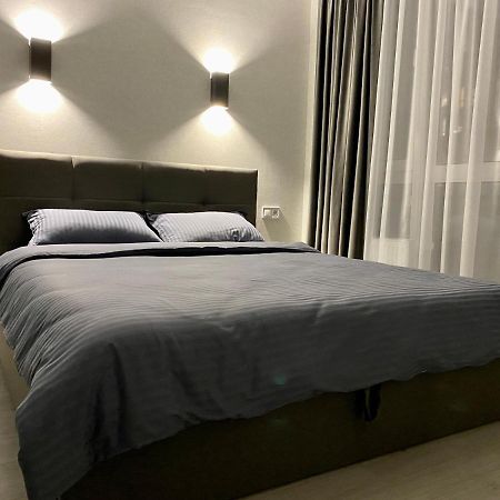 Slavutich Apartments Near Metro Station Kiev Bagian luar foto