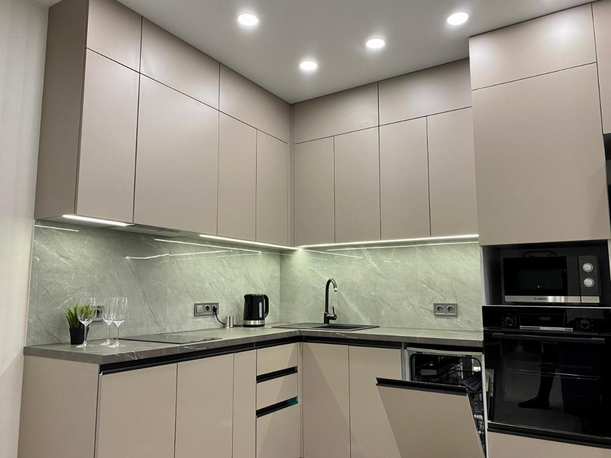 Slavutich Apartments Near Metro Station Kiev Bagian luar foto