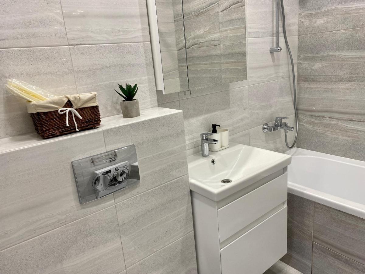 Slavutich Apartments Near Metro Station Kiev Bagian luar foto
