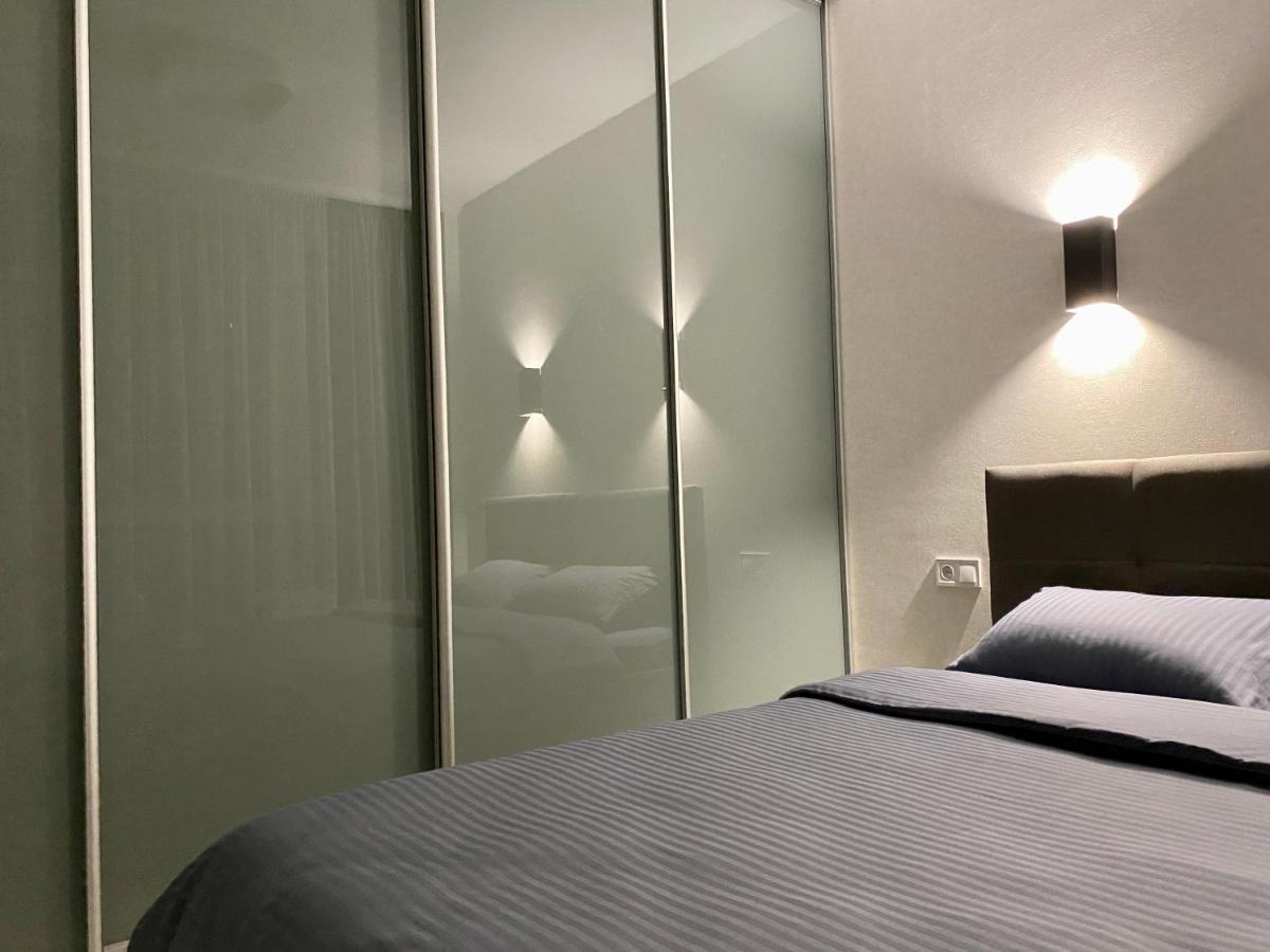 Slavutich Apartments Near Metro Station Kiev Bagian luar foto