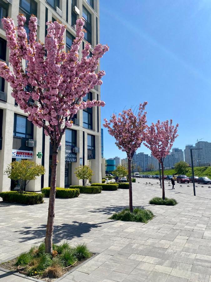 Slavutich Apartments Near Metro Station Kiev Bagian luar foto