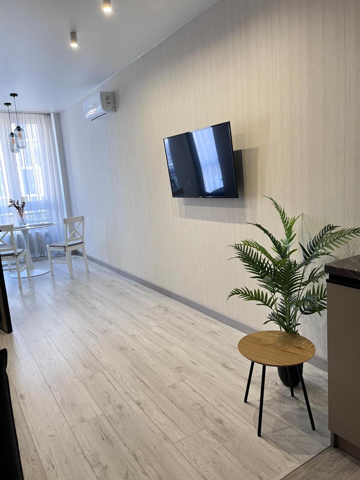 Slavutich Apartments Near Metro Station Kiev Bagian luar foto